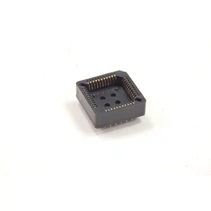 Latest Unidentified MFG - PLCC-PBT44G7P - Connectors, IC sockets. 44 PLCC.