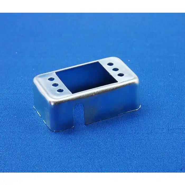 Fresh Stock AMP INC - 207168-1 - 16-Position Closed end pin hood.