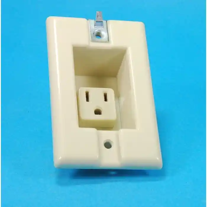 CHALLENGER - 557-I - Connector, power. 2P 125VAC 15Amp, 3 wire. Buy Today