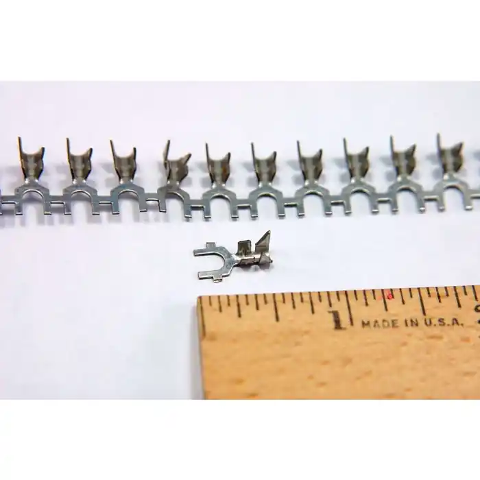 ARK-LESS CORP. - LUG161 - Solderless terminals. #6 Spade. Package of 25. Final Sale