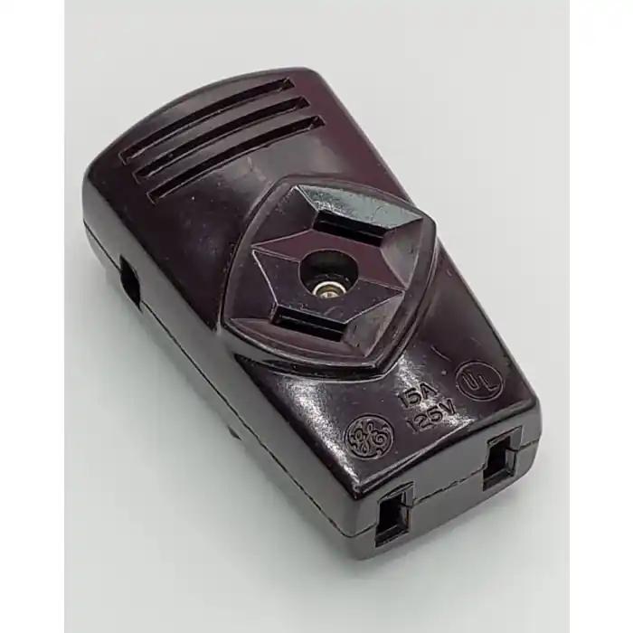 Modern General Electric - GE1711-1 - Connector, Power. Quick Clamp Triple Tap 15Amp 125V ZFemale.