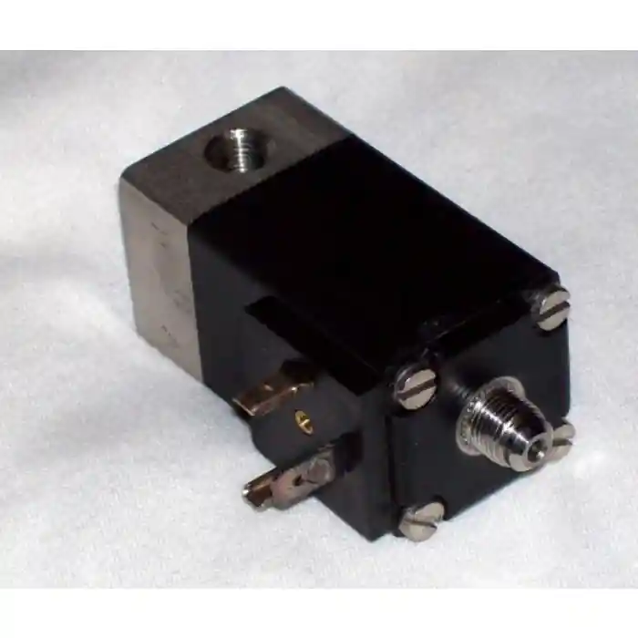 Grab Now Burkert - 311F-1/8-F-SS-1/8NPT - 24VDC 1-in 2-out P-B-A