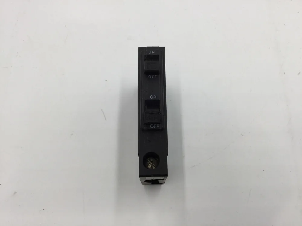 Big Sale Square D QOT2020 20 Amp 1 Pole 120V Breaker - Old Style - Clip On