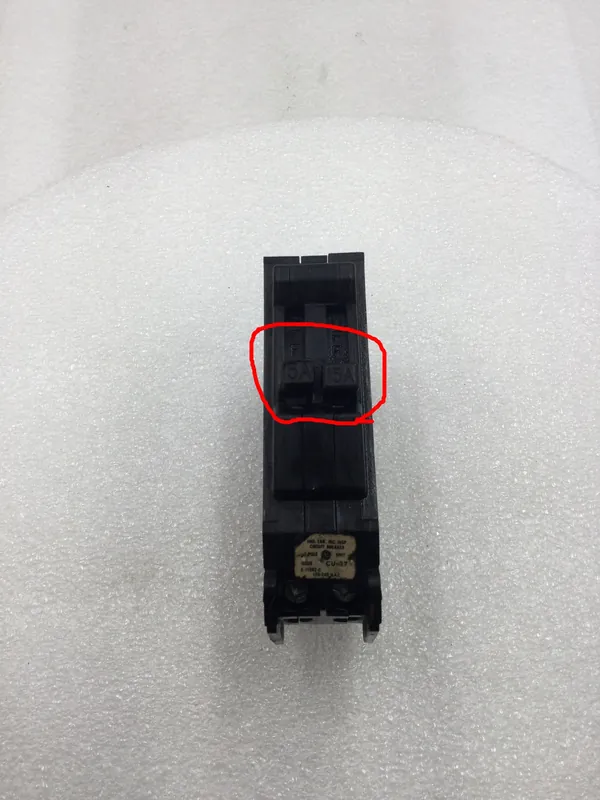 GE TR1515 Single Pole 15 Amp Tandem Circuit Breaker Without Clip - Cosmetic Flaw Free Shipping
