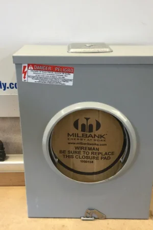 Milbank U7040-RL-TG-KK-RGE 200A Ringless Meter Enclosure 11"X 15"X 5" Best Choice
