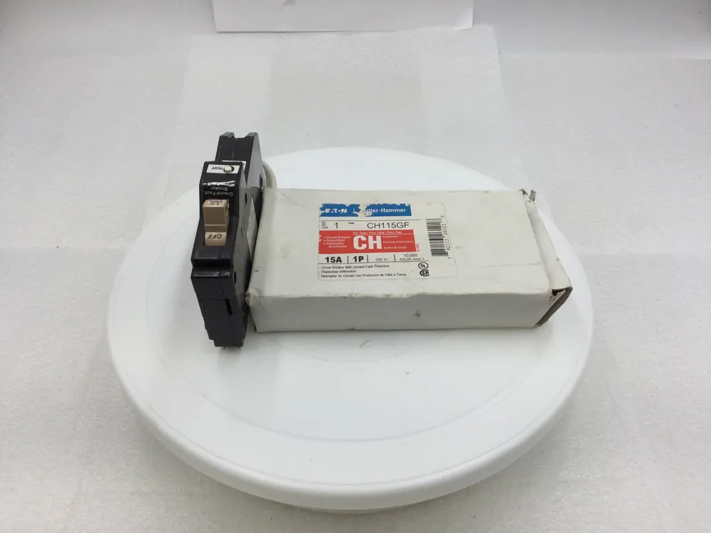 Cutler-Hammer CH115GF 15 Amp Single Pole 120V Plug-In Ground Fault Breaker Top Pick