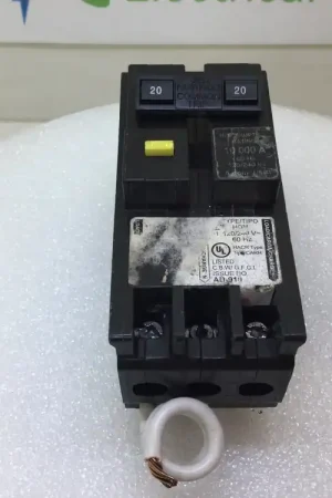 Bargain Square D HOM220GFCI 20 Amp 2 Pole 120/240V GFCI Circuit Breaker - Faded Label