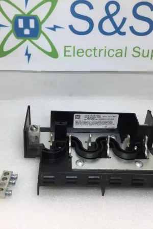 Brand New Square D HOMN612L100 100 Amp 120/240 VAC 6 Space 12 Circuit Type HOM Guts Only