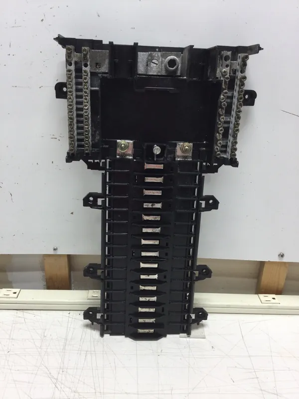 Square D QO13040M200/200C 200A 15 Space 240V 30 Space Series Guts Only 10"X17" Fresh Stock