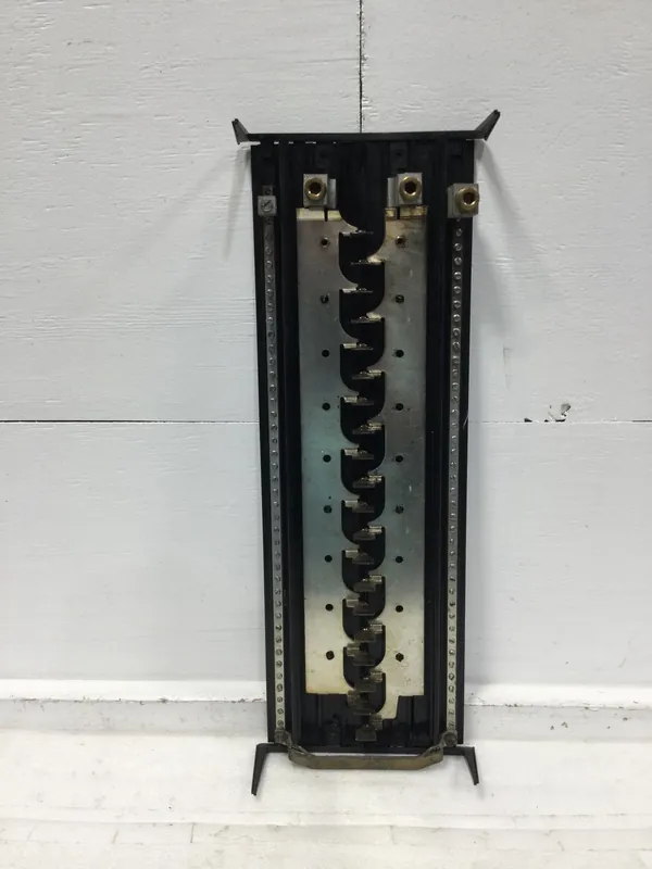 Siemens G4040ML1200 200 Amp 40 Space 120/240V Load Center Guts Only 9" x 24" Special Discount