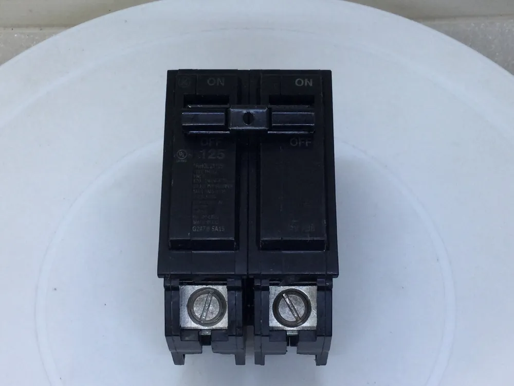 GE THHQL21125 125 Amp 2 Pole 240V 22KA Circuit Breaker Top Pick