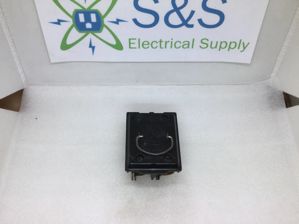 Hassle-Free Returns FPE Federal Pacific Federal Noark Main/Range 60 Amp Fuse Pull Out (3 5/8" X 2 7/8")