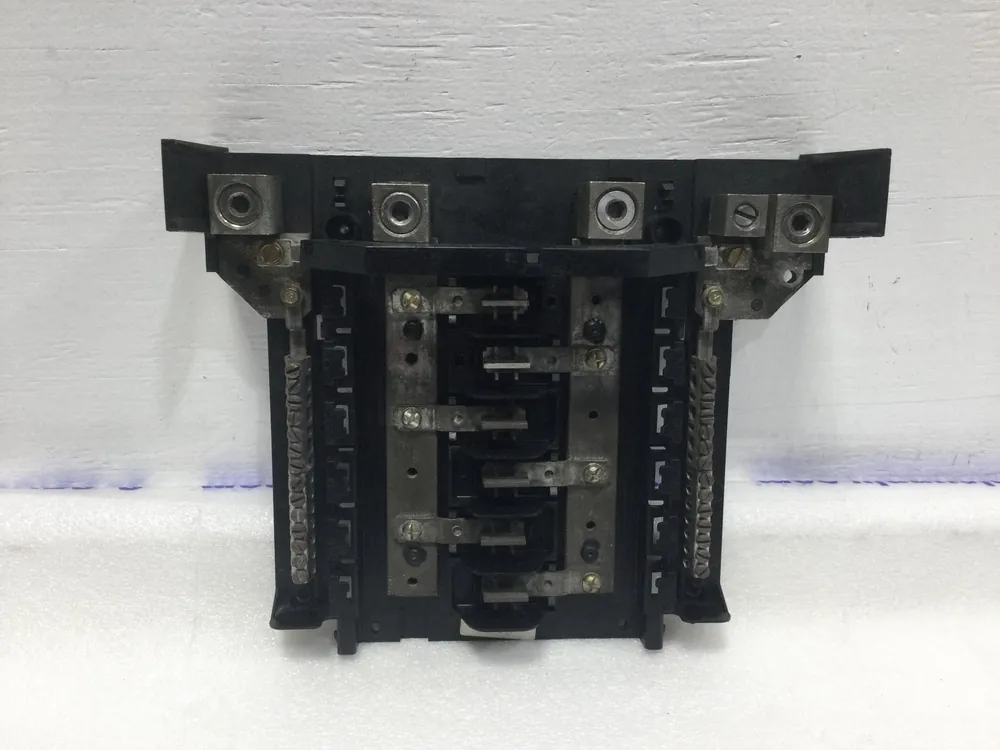 Price Cut GE PowerMark TM820RCUFL 200 Amp 12 Space 120/240V Load Center Guts Only 10"X9"