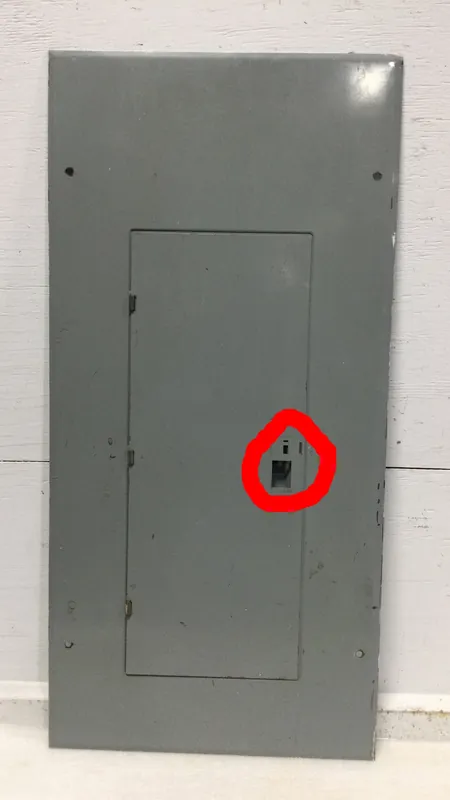 GE General Electric 20 Space 40 Circuits Indoor Enclosed Panel Board Door/Cover Only 31 7/8" x 15 3/8" Editor’s Pick