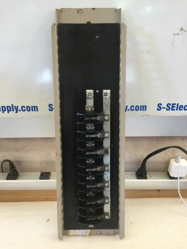 Premium Eaton/Cutler-Hammer 150A/200A 30 Circuit 120/240V MLO Interior/Guts Only