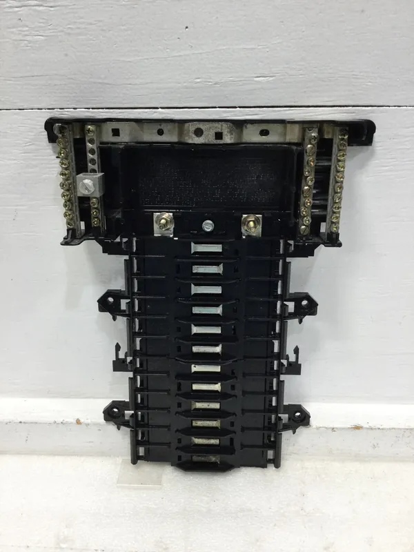 Square D QO124L125GRB 125 Amp 12 Space 120/240V Load Center Guts Only 10" X 13" Fast Shipping