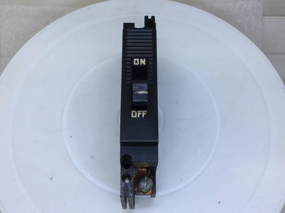 No Minimum Order Square D 992120 20 Amp 1 Pole 120V ML-120 Bolt On Vintage Circuit Breaker