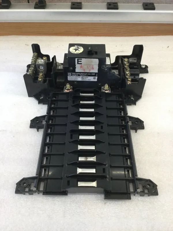 High Quality Square D QO120M100RB 100A 240VAC 10 Space/20 Circuit Main Breaker & Panel Guts