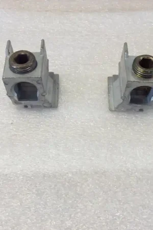 Trusted Brand ITE/Siemens/Gould EQ9481 4 Pole 150 Amp 120/240v Main Circuit Breaker Mounting Feet