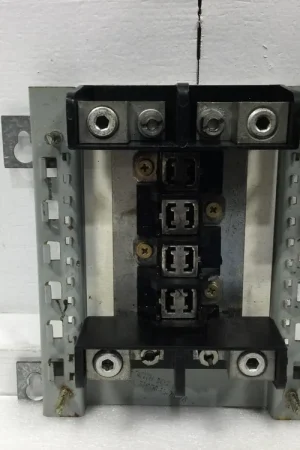 Affordable FPE RH108-16-200DL 150/200 Amp 4 Space 120/240 VAC Load Center Guts Only 9" X 9"