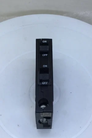 Bargain Square D QOT2015 20/15 Amp 1 Pole Tandem 120/240V Circuit Breaker - Clip On