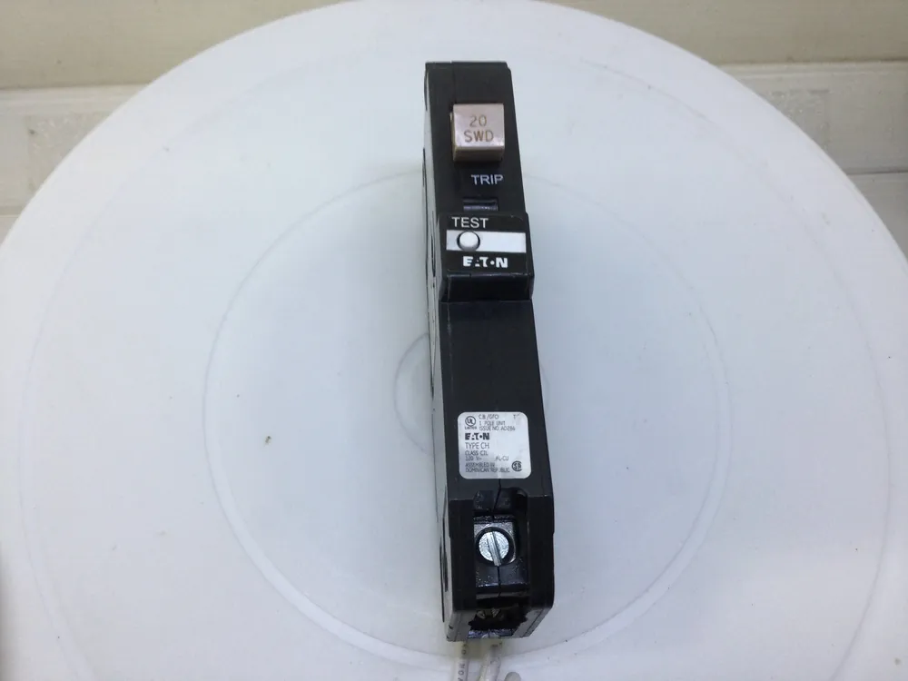 Price Cut Eaton CHFGFT120 Circuit Breaker Single Pole 20 Amp w/Ground Fault Protect