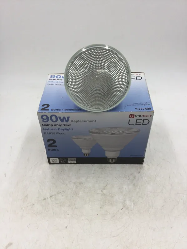 Seasonal Sale Utilitech LED 777499 Par 38 13Watt 900 Lumen Flood Reflector Bulb