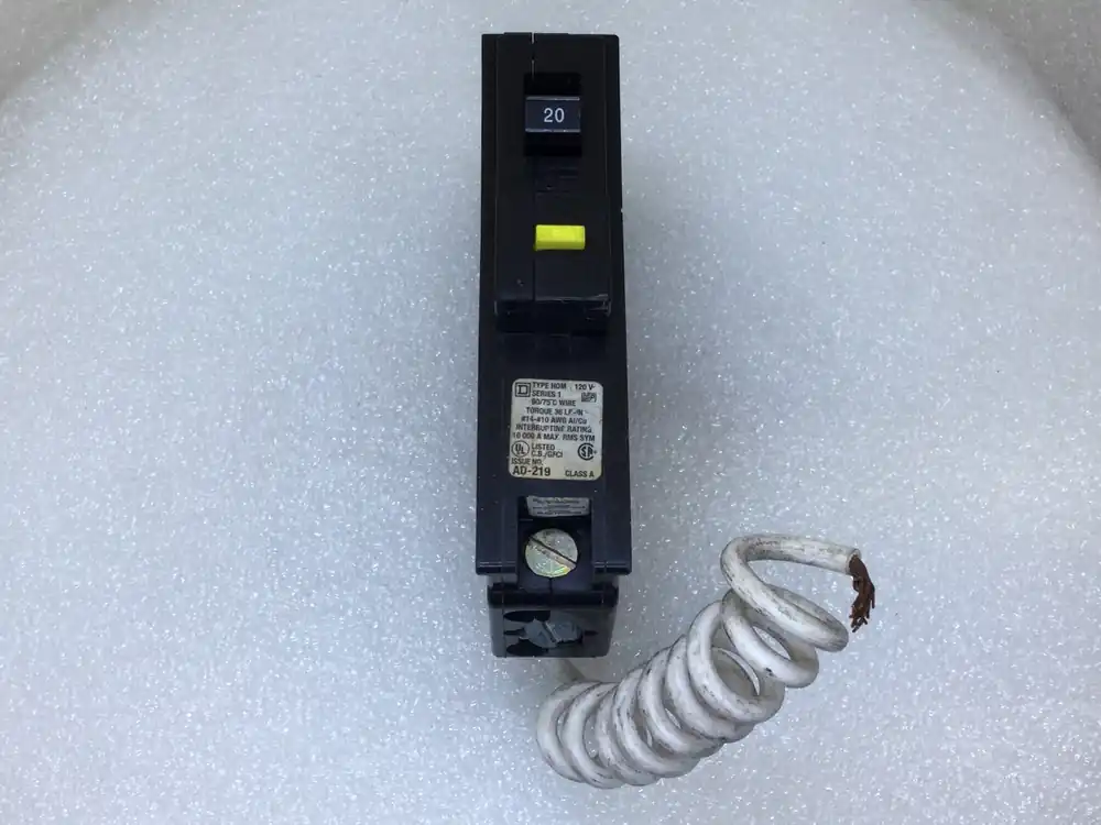 Free Returns Square D HOM120GFCI 20 Amp 1 Pole 120V Circuit Breaker w/GFCI
