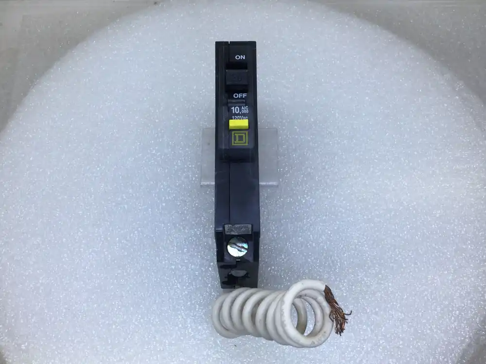 Square D QO120GFI 20 Amp 1 Pole 120V GFCI Circuit Breaker - Cosmetic Flaw Final Sale