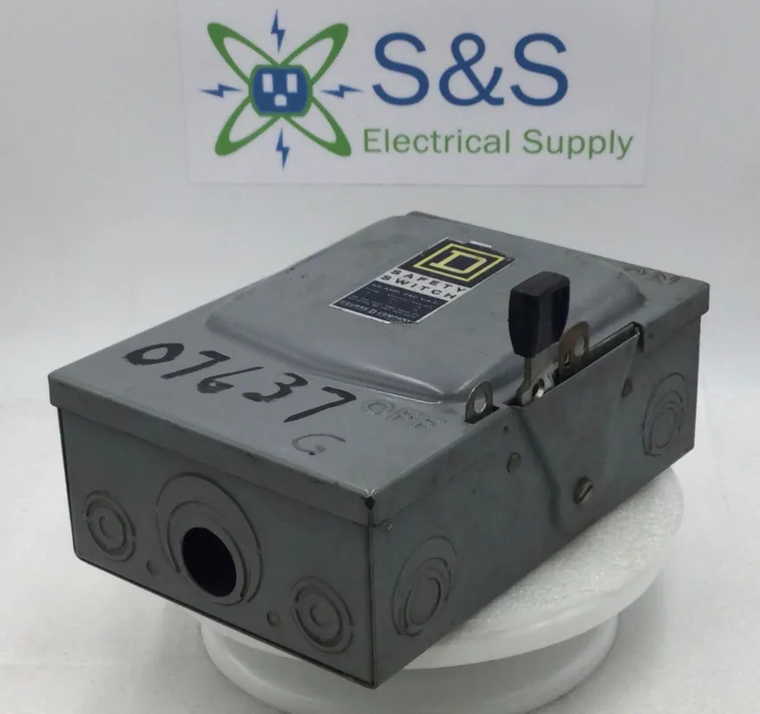 Square D D322N 60 Amp 3 Pole 3 Phase 120/240V Fusible Safety Switch Editor’s Pick