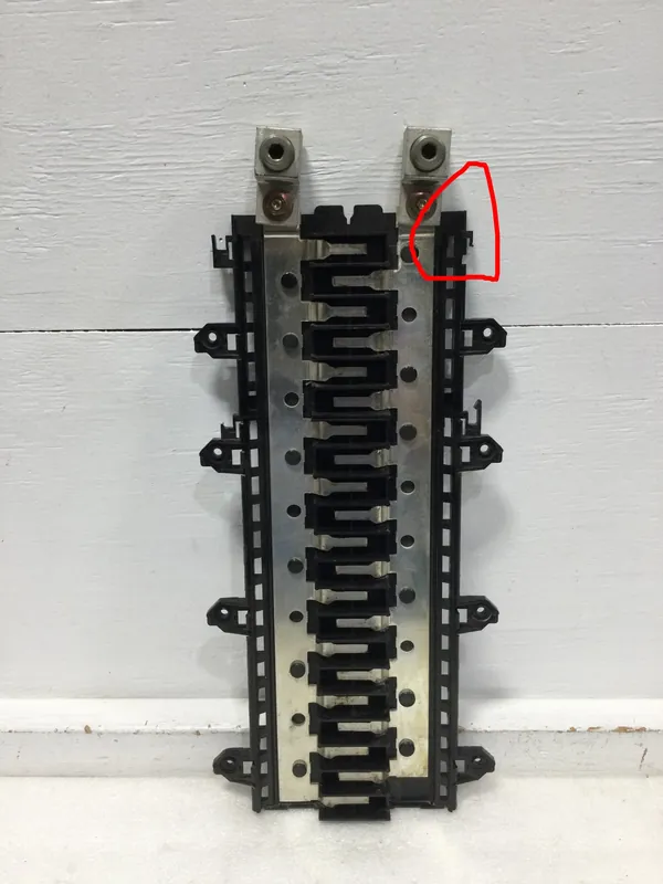 Deal Square D QON Series 42 Space 200 Amp Load Center Guts Only 8"X18"-Cosmetic Flaw