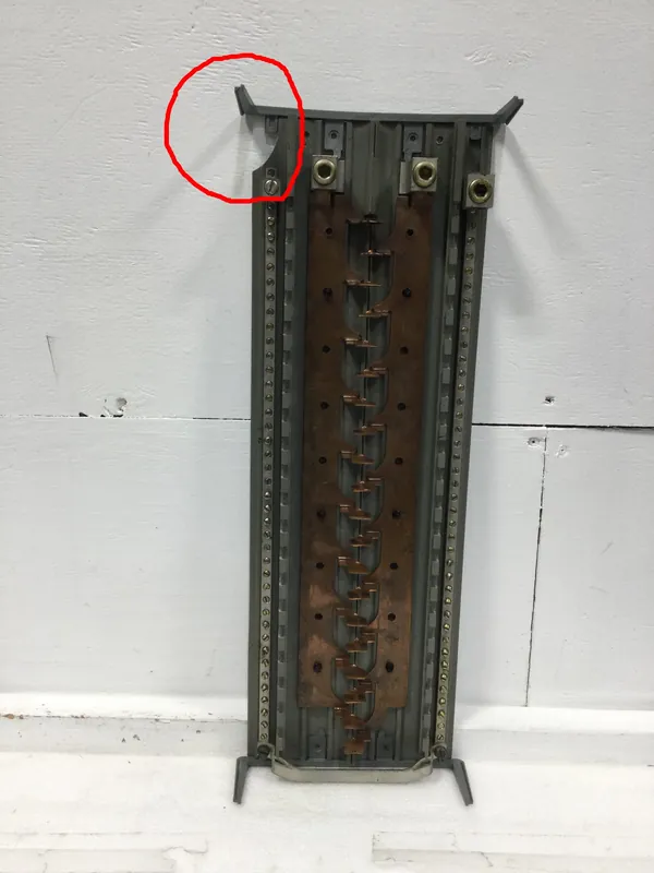 Siemens 200 Amp 40 Space 120/240V Load Center Copper Buss Guts Only 9" x 24" Hassle-Free Returns