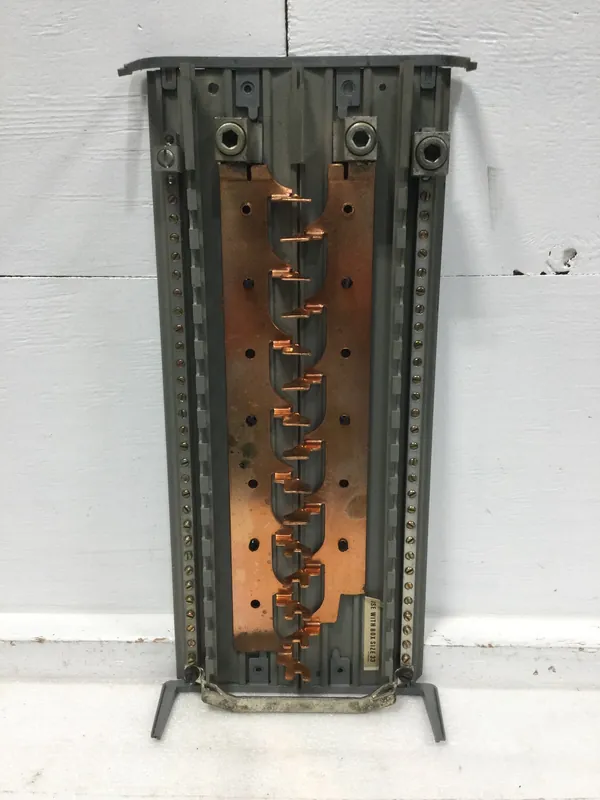 Siemens 200 Amp 30 Space 120/240V Copper Bus Load Center Guts Only 9" x 19" Trusted Brand