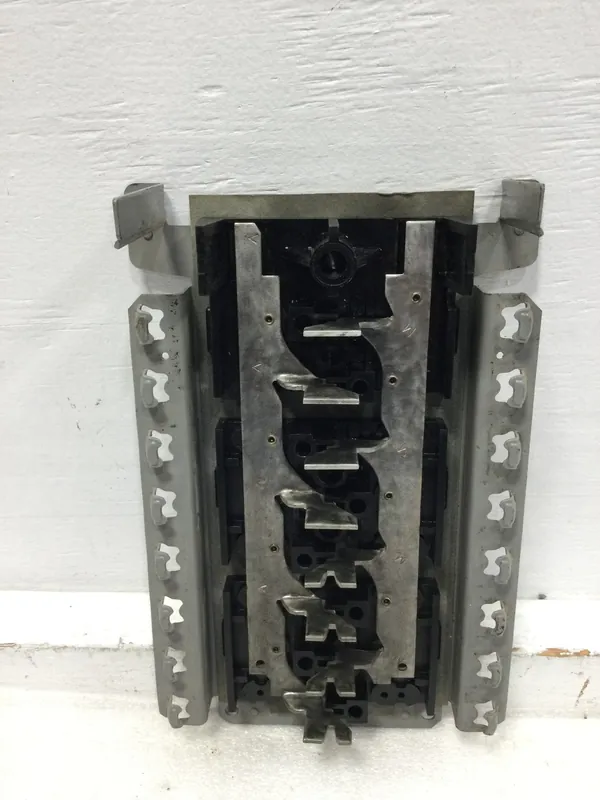Seasonal Sale Murray 100 Amp 16 Space 120/240V Load Center Guts Only 6" X 10"