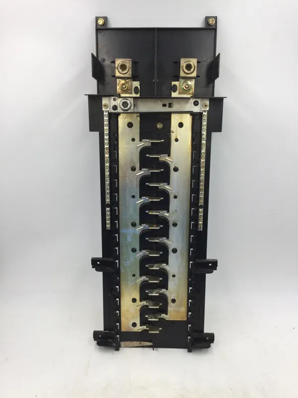 Factory Price Square D HOMN30L200 200 Amp 15 Space/30 Circuit 120/240 VAC Load Center Guts Only 9" X 24"