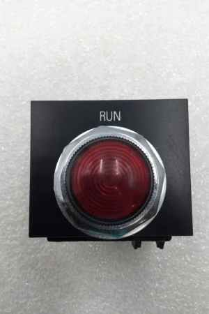 Brand New GE CR104PXG22 Oil Tight Indicator Light 120V 3W w/Red Lense & Run Face Plate
