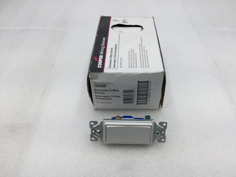 Eaton 7503W 15 Amp 120/277 VAC White 3 Way Decora/Rocker Style Wall Switch (Box of 10) Don’t Miss Out