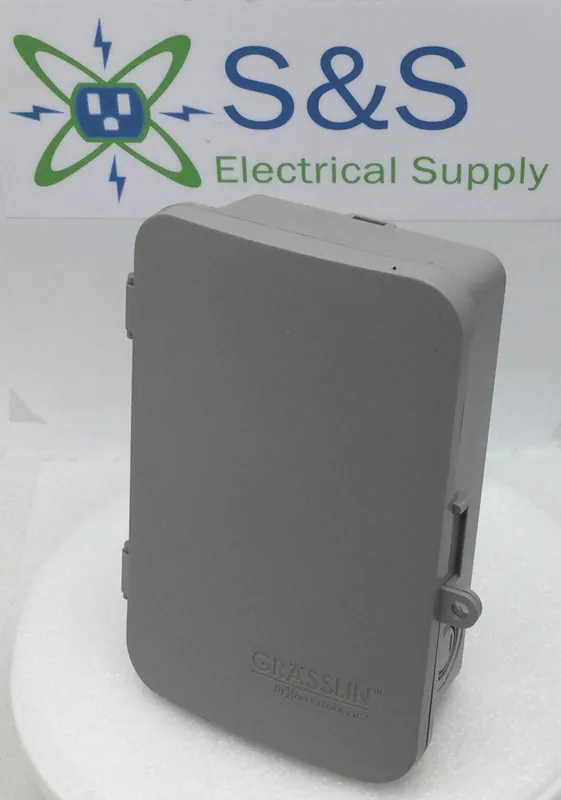 Fast Shipping Intermatic Grasslin DTAV40JS 40 Amp 120/240V Auto-Voltage 24 Hour Defrost Timer