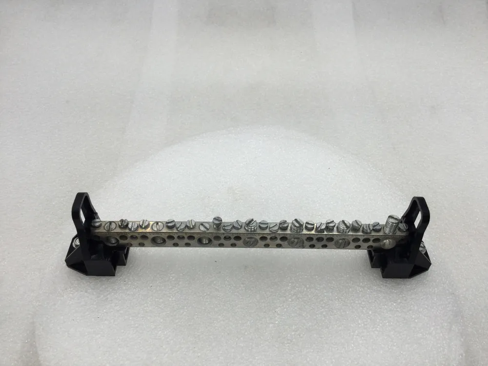 Eaton/Cutler-Hammer 27 Position Neutral/Isolated Grounding Bar 9.5" X 1.5" Final Sale