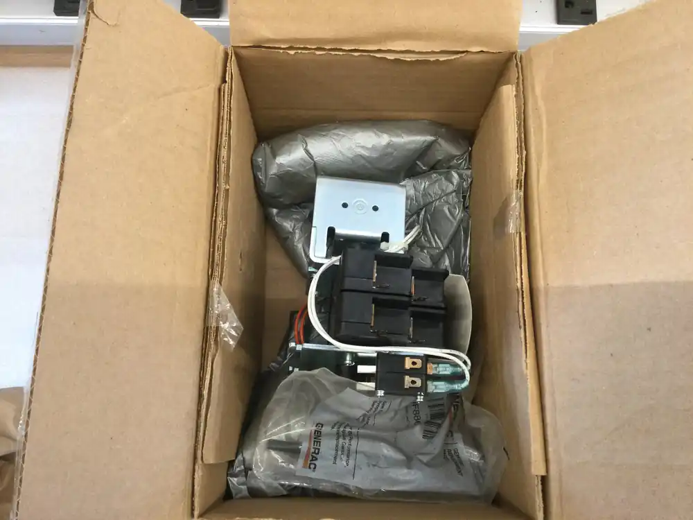 Generac 0K8904 Transfer Switch XFRSW 2 Pole 50A 240VAC Genuine OEM Generac Part (New) Viral