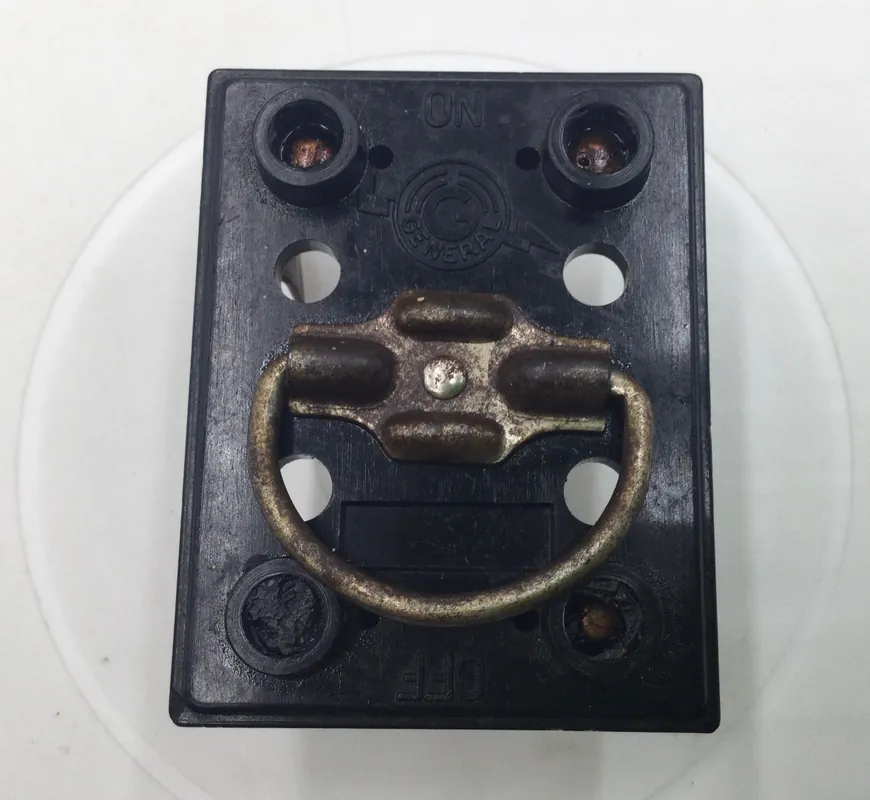 General Switch 2 Pole 60 Amp 240 Volt Vertical Slot Range Fuse Pullout Holiday Sale