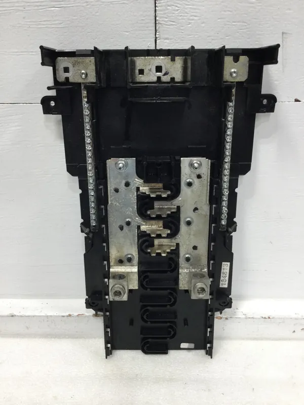 Square D 200 Amp 8 Space 120/240V Feed Thru Guts Only 10" x 16" Price Cut