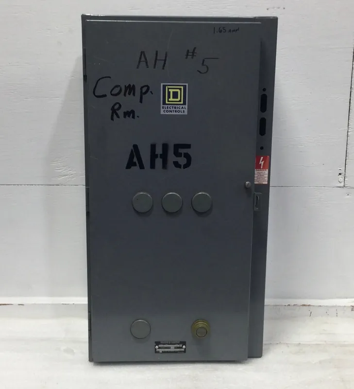 Square D 8538SBG13S8 30 Amp 3 Pole 600V Enclosure Can Only 28 7/8" x 15 1/4" One Day Deal