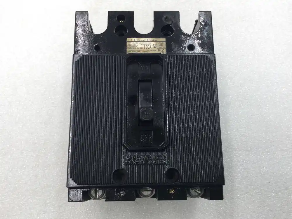 ITE EE3-B100 100 Amp 3 Pole 120/240V Circuit Breaker - Cosmetic Flaw Latest
