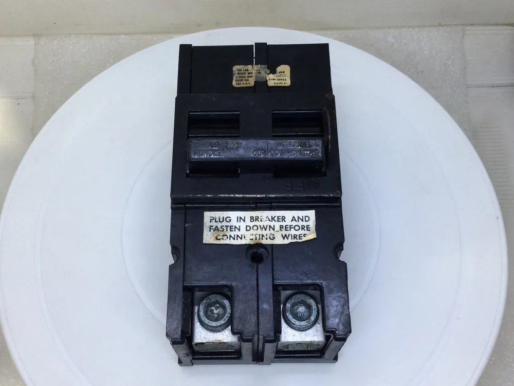 Zinsco QFP2200 200 Amp 2 Pole 240V Main Circuit Breaker - Cosmetic Flaw Flash Sale
