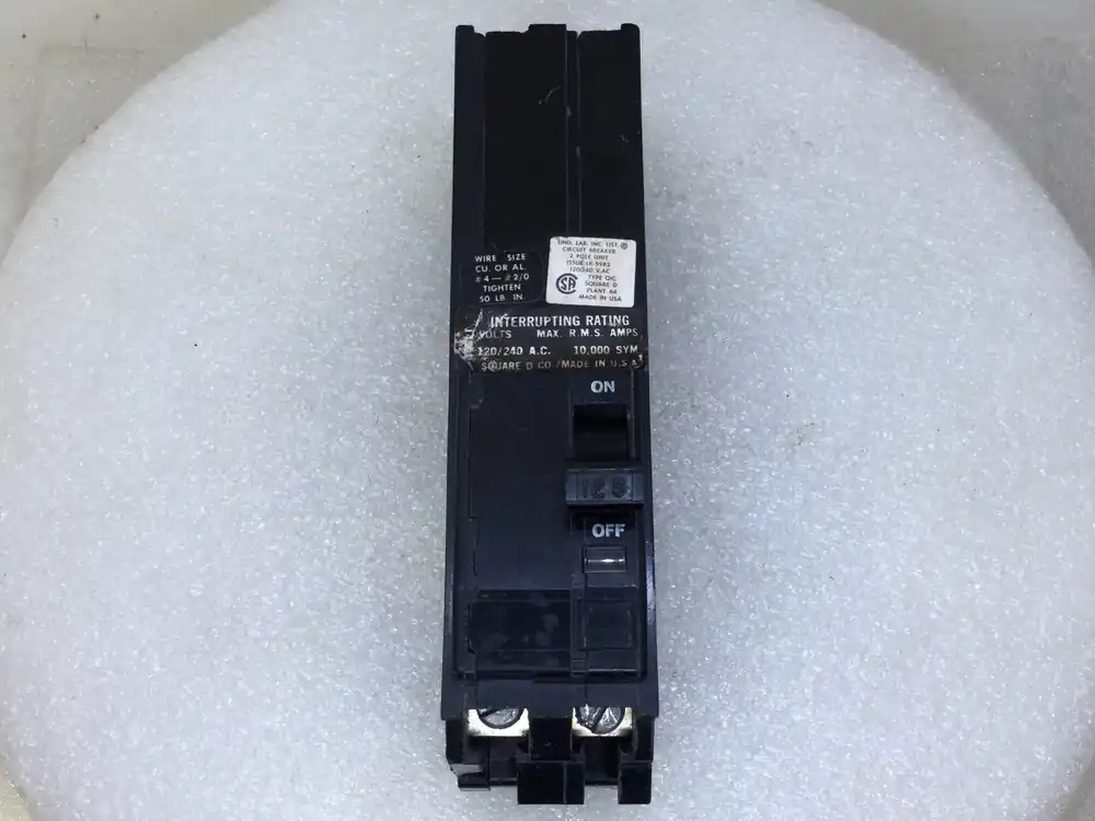 Square D Q12125 125 Amp 2 Pole 120/240V Circuit Breaker - Cosmetic Flaw While Supplies Last