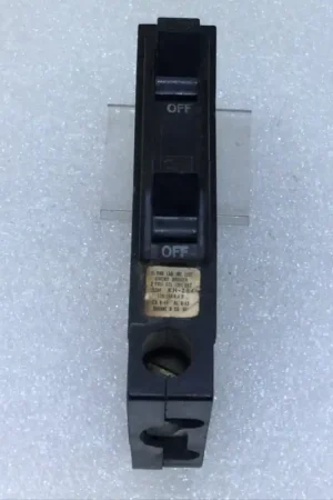 Bargain Square D QOT2020 20 Amp 1 Pole 120V Breaker - Old Style - Cosmetic Flaw
