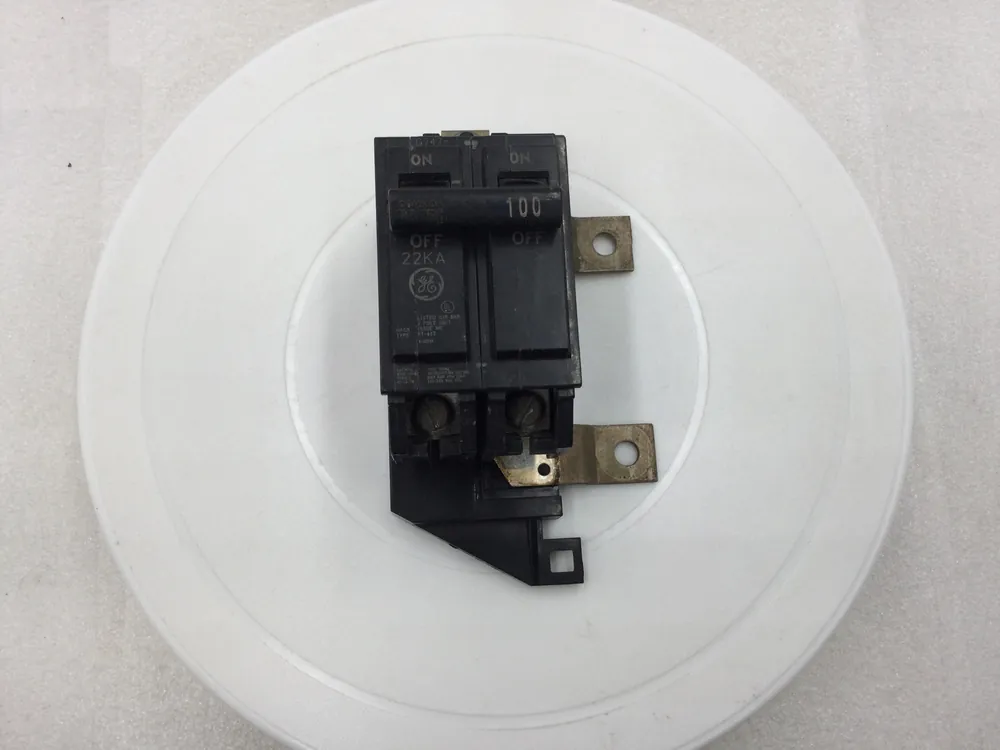 Brand New GE General Electric THHQL2100 2 Pole 100 Amp 240V 22KA Circuit Breaker With Mounting Feet