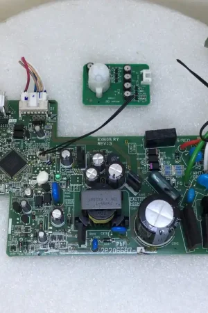 Certified Daikin 2P206687-4 HVAC Control Board w/ 3EB86013-1 Passive Infrared Sensor