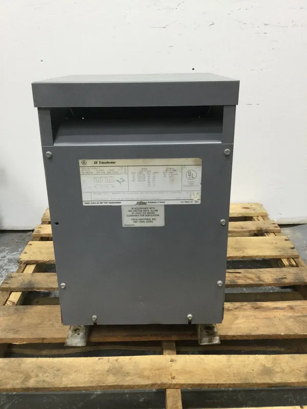 Last Chance GE Transformer 9T23B2671 Type QL, 25 kVA, 60 Hz, 1 PH, 5.7% IMP, 40C Ambient, 150C Rise, 220C System NEMA Class AA Dry Type Transformer